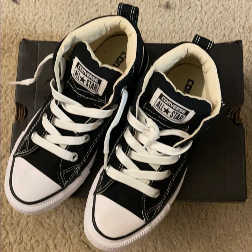 converse all star size 4  mid black/white